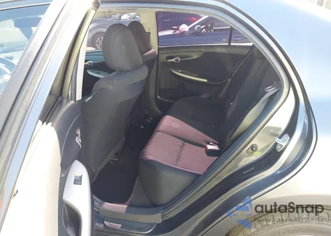 2011 Toyota Corolla S z USA, uszkodzony, nr VIN 2T1BU4EE6BC700638